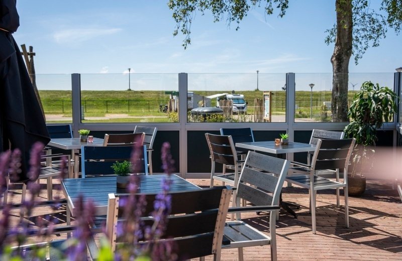 Vakantiepark ijsselmeer met restaurant